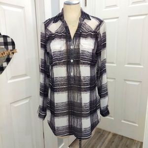 NY and Company black white Hi-lo V'neck Blouse Size medium